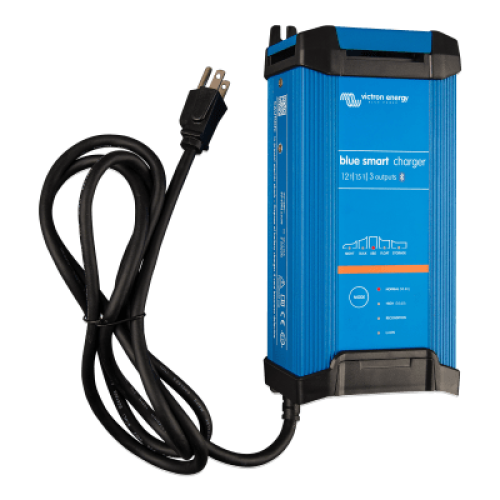 Blue Smart IP22 12/15(1) / Cargador de Baterías 12V, 15A / Para Ambientes Marinos y Terrestres. /  Bancos de 100 a 200 Ah