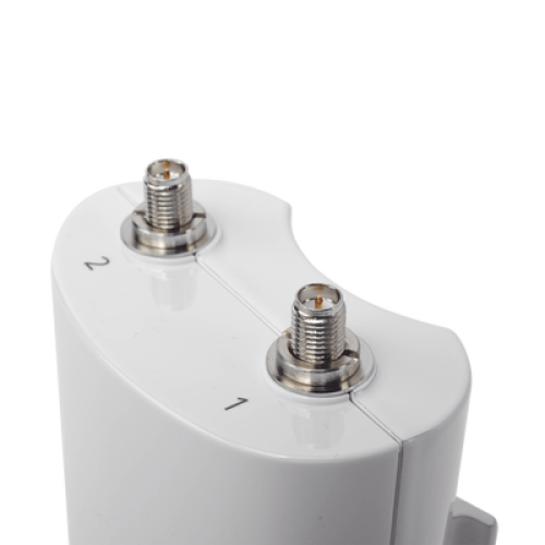 Radio Estación Base de hasta 500 Mbps, Frecuencia de 4.9-6.4 GHz, IP67, 2x2:2 MIMO, Monitoreo a través de la nube, Adaptación automática al entorno.