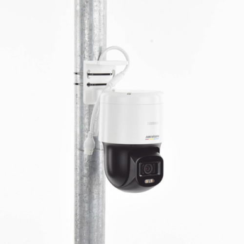 Domo PT IP 4 Megapixel / Lente 4 mm  / Luz Blanca 30 mts / dWDR  / PoE / IP66 / Micrófono y Bocina Interconstruido / Micro SD / Incluye Montaje de Pared y Techo