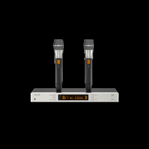 Sistema de Micrófono Inalámbrico UHF / 2 Canales / Micrófono de Mano / Frecuencia 821-942 MHz / Distancia 100 m / Salida Balanceada y No Balanceada / Sincronización Infrarroja / Recepción True Diversity