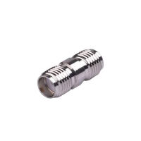 Adaptador en Línea tipo Barril, de Conector SMA Hembra a SMA Hembra, Níquel/ Oro/ Teflón. Adaptador en Línea tipo Barril, de Conector SMA Hembra a SMA Hembra, Níquel/ Oro/ Teflón.